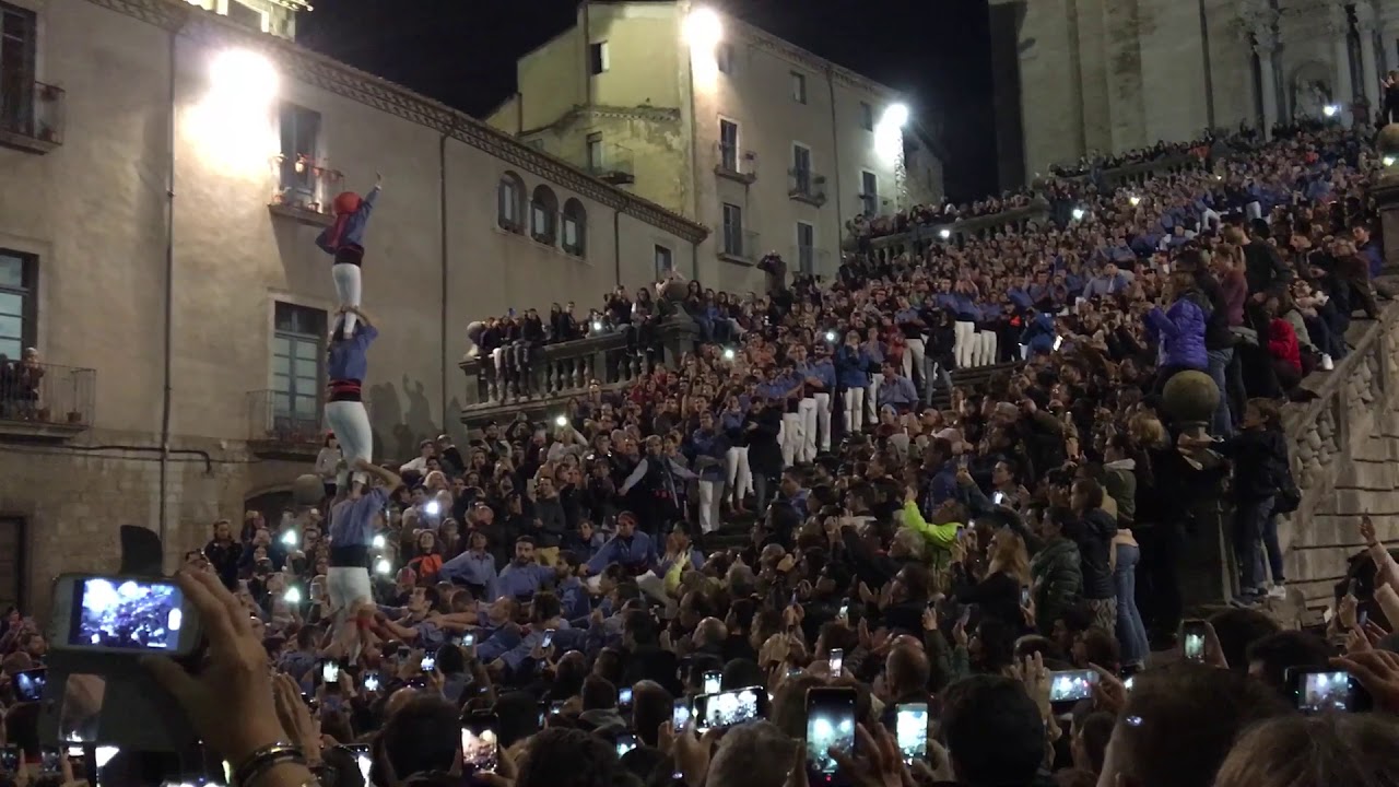 Pujada del pilar a la Catedral de Girona