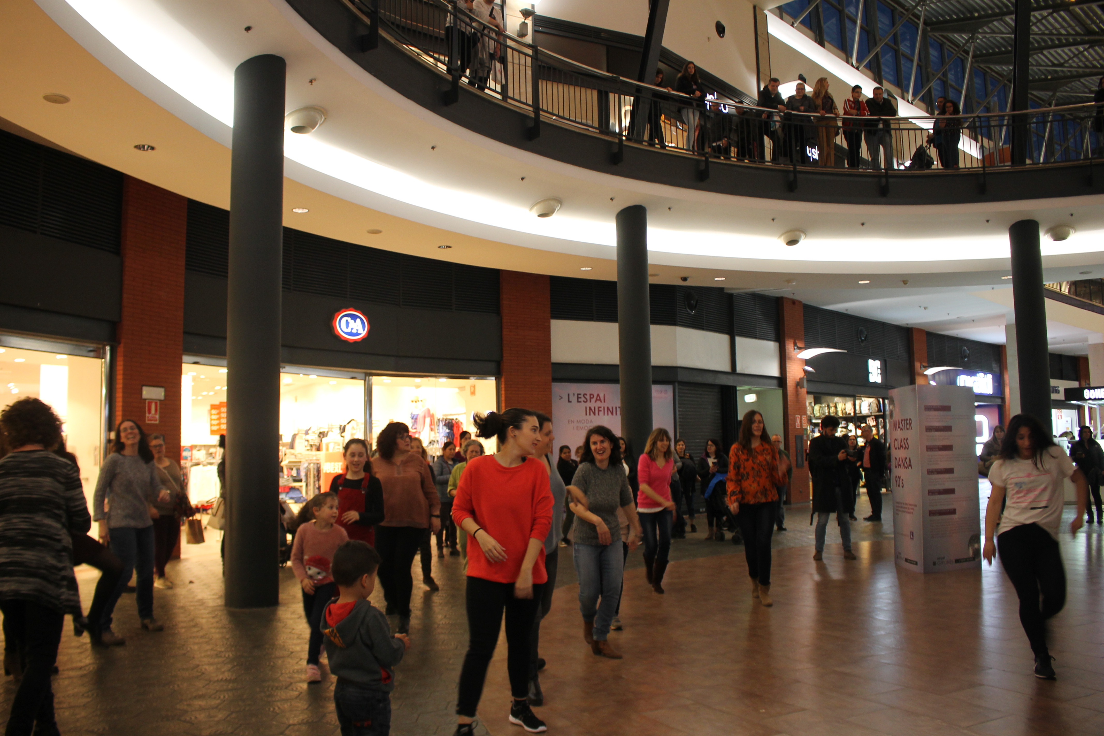 Gran èxit al II Shopping Night de l’Espai Gironès