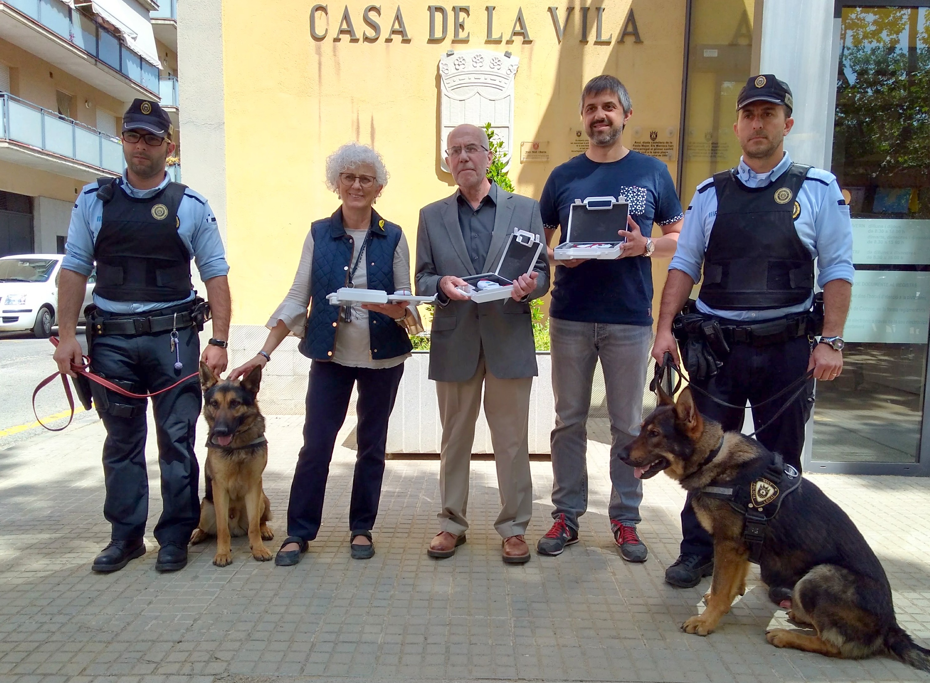 La Policia Local de Salt disposarà de tres aparells lectors de micro-xips per identificar gossos