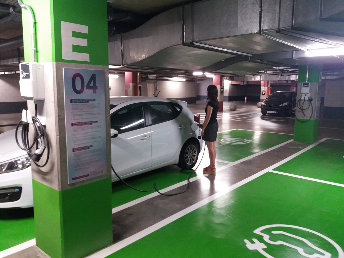 L’Espai Gironès ofereix quatre punts de recàrrega gratuïta per a vehicles elèctric