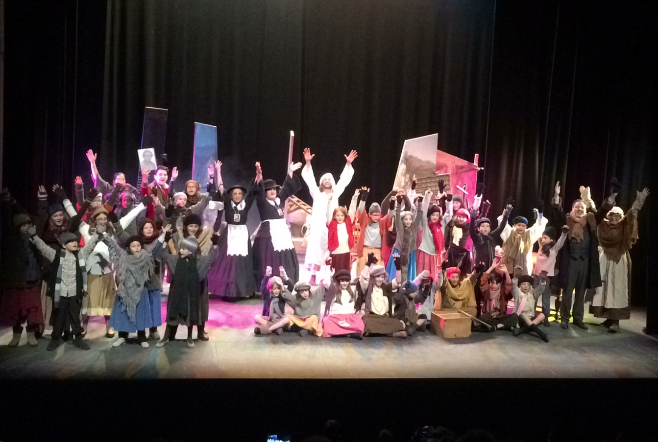 El teatre de Salt omple amb Un Conte de Nadal