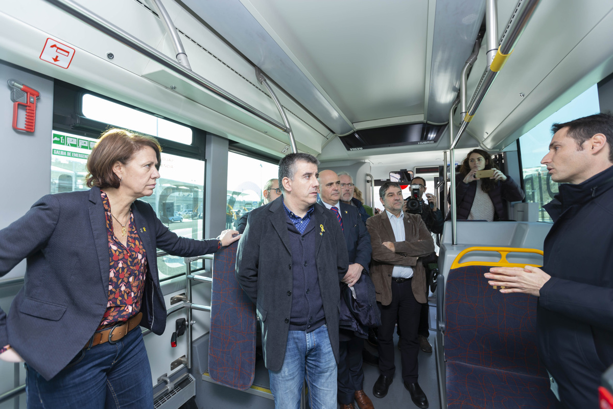 El primer bus urbà híbrid endollable