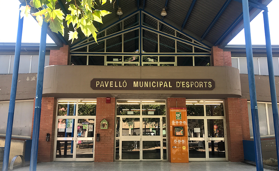 L’ajuntament repararà i substituirà part de la coberta del pavelló municipal d’Esports de Salt