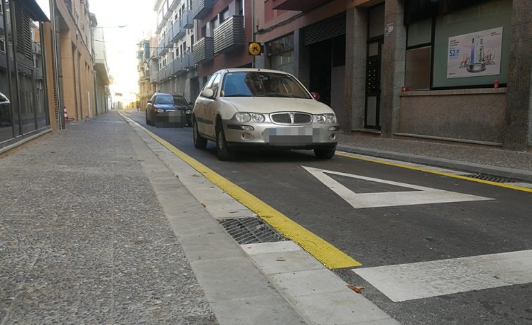 Finalitzen els treballs d’asfaltatge i senyalització horitzontal a la Travessera de Santa Eugènia
