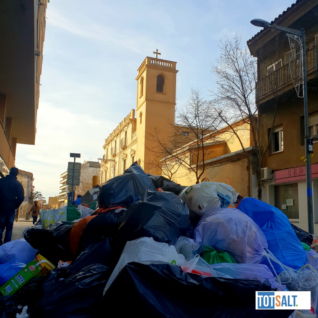 l’Ajuntament de Salt insta a realitzar una neteja de tota la via pública
