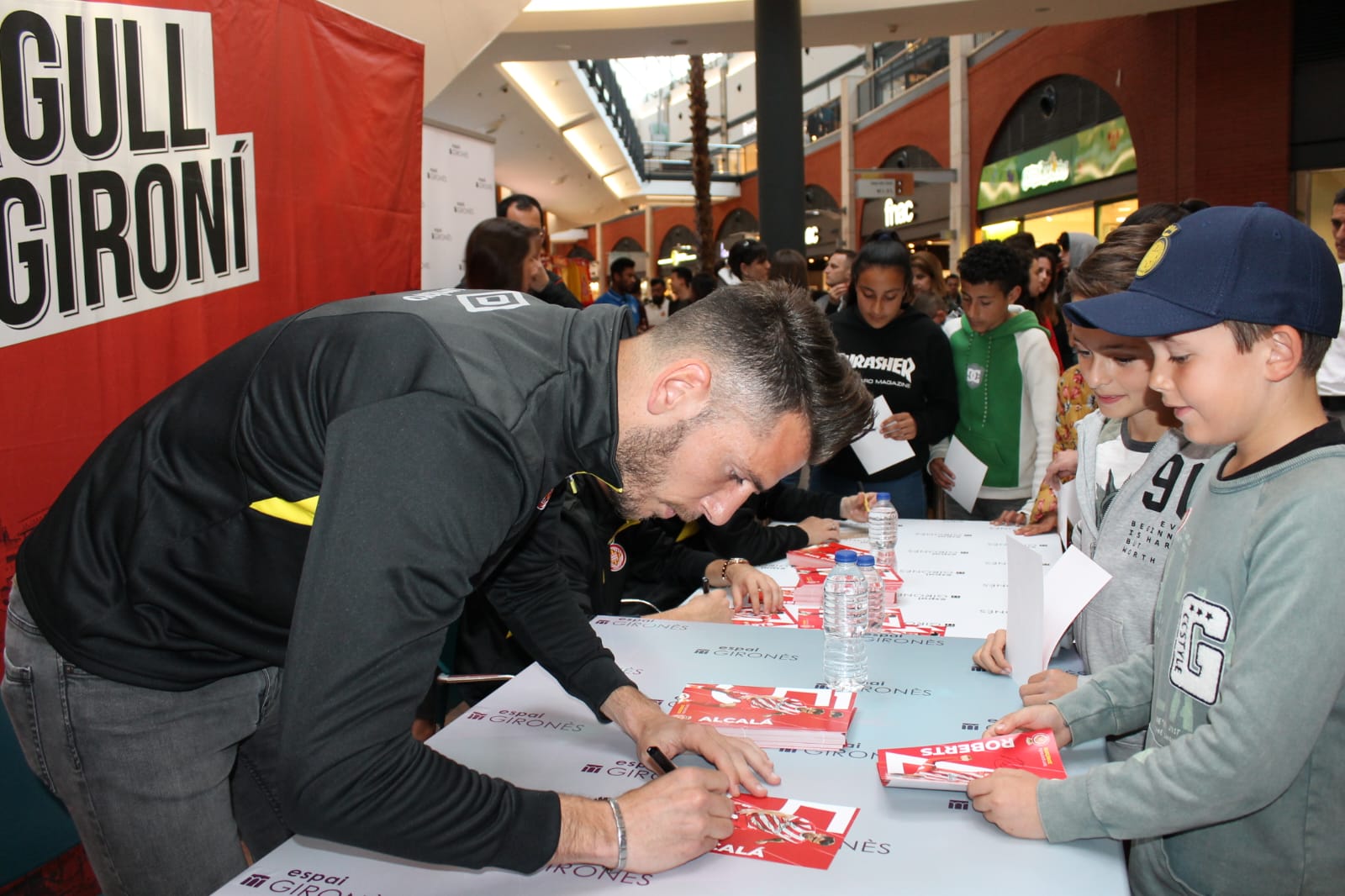 AVUI Jugadors del Girona FC signaran autògrafs a l’Espai Gironès