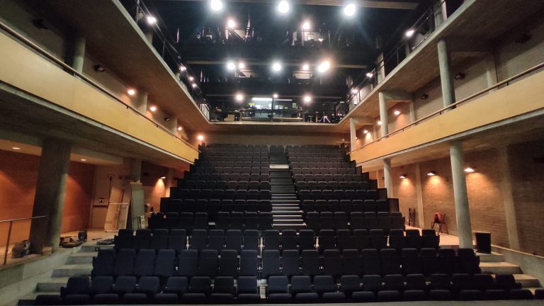 <strong>El Teatre Municipal de Salt estrena nova grada</strong>