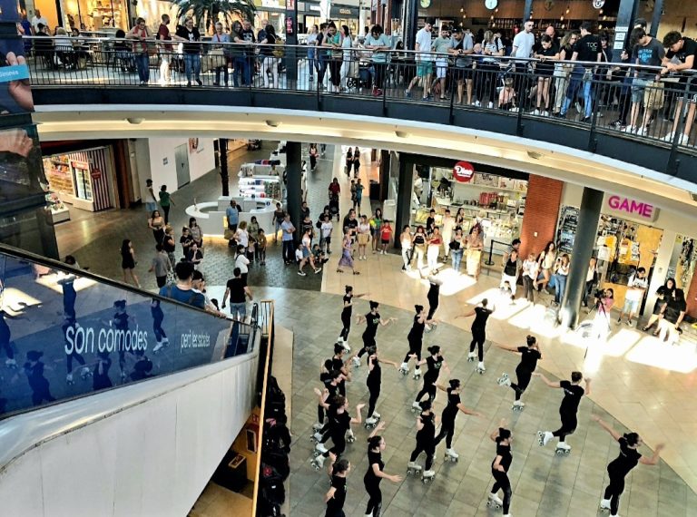 Gran èxit de l’exhibició a l’Espai Gironès de patinadores del CPA Girona