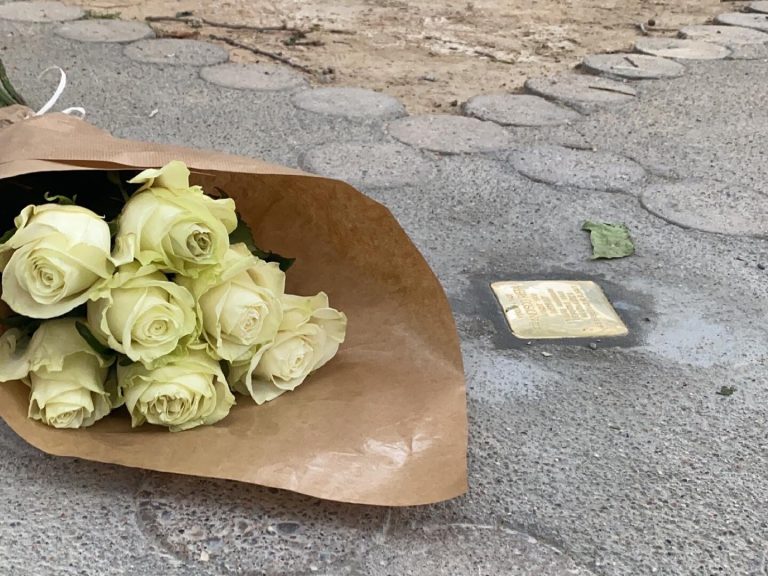 Catalunya supera les 500 llambordes stolpersteine en homenatge als deportats pel nazisme
