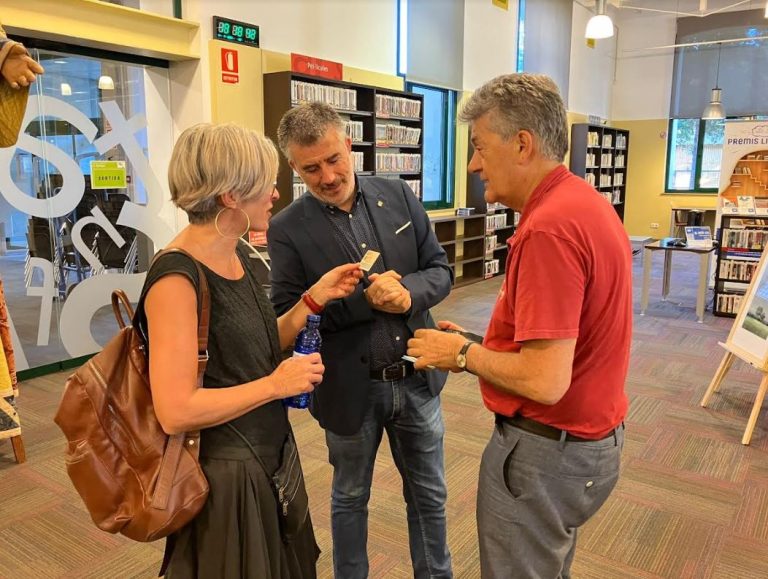 Eva Piquer recull el Premi Literari El Setè Cel per la novel·la Aterratge