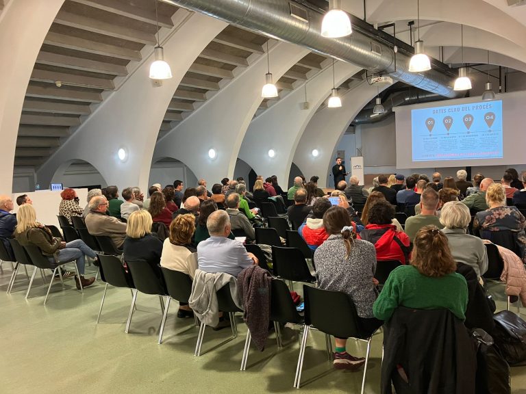 Una vuitantena de persones participen en l’inici del procés participatiu de l’antiga fàbrica Gassol