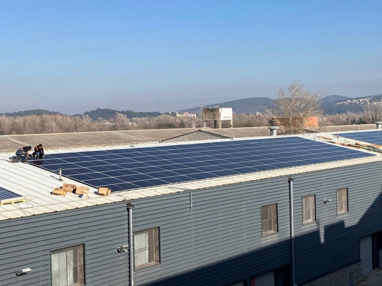 Ja era hora! Salt incorpora plaques solars per impulsar l’estalvi energètic i la sostenibilitat