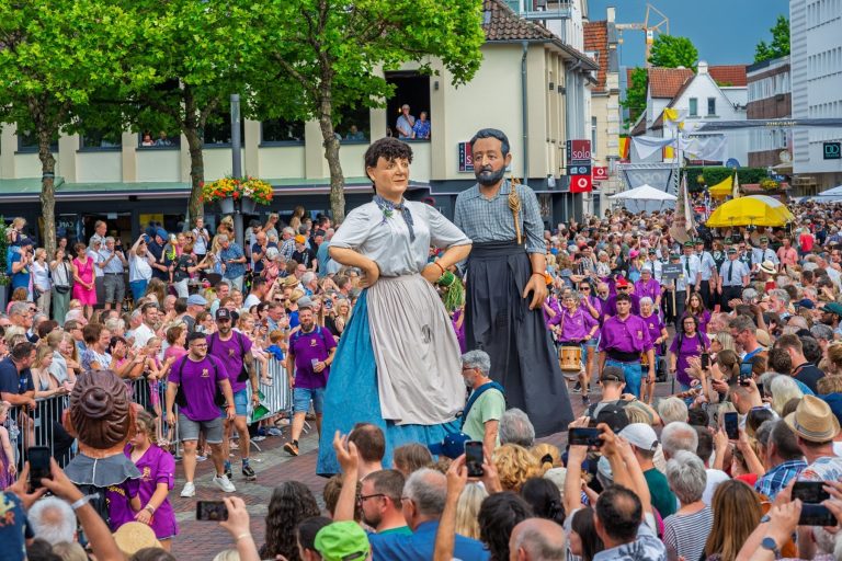 Els Gegants de Salt ballen a Lingen