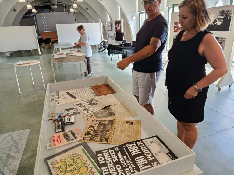 Una exposició i un llibre repassen la història dels 40 anys de Ràdio Salt