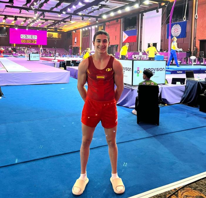 El gironí Gabriel Barris debutarà en el Mundial Júnior de Gimnàstica Artística a Filipines: el gran salt d’una promesa catalana