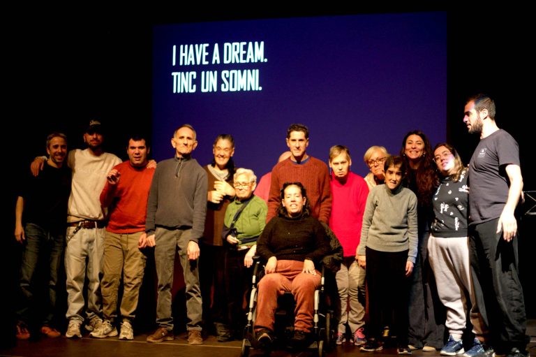 Mira’m bé! Laboratori de creació amb Susanna Barranco, la Fundació Astres i la Fundació Ramón Noguera
