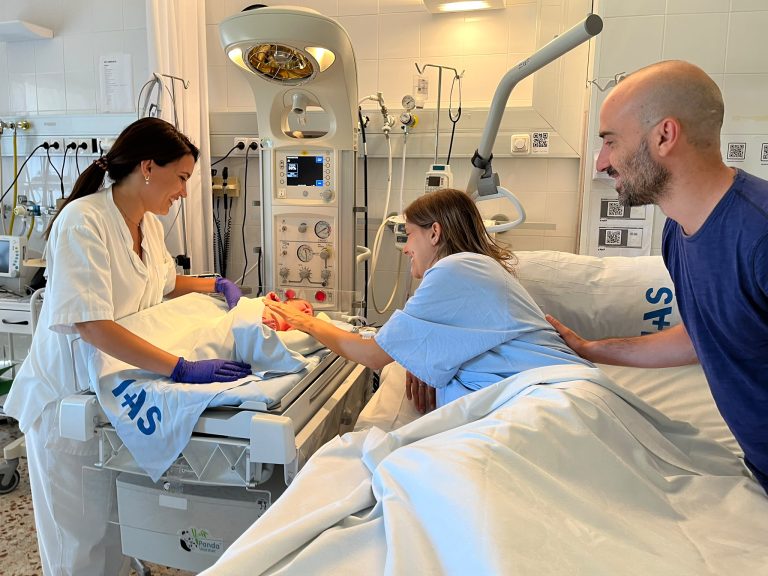 L’Hospital Santa Caterina evita que els progenitors s’hagin de separar dels nadons ingressats a Neonatologia