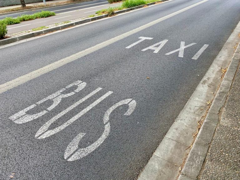 110 conductors multats per circular pel carril bus del BRCAT 