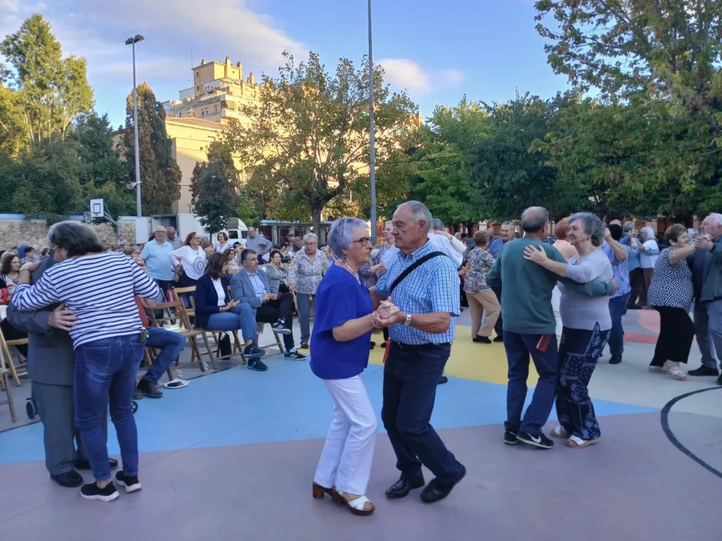 Parelles ballant a la Festa Gran de Salt de 2025